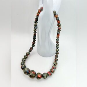 MULTICOLOR BEADED NECKLACE